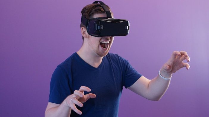 How do Wireless VR Escape Rooms work?